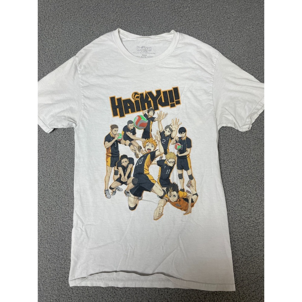 Haikyuu Anime Shirt Hot Topic Mens medium White Graphic Tee Volleyball Cosplay